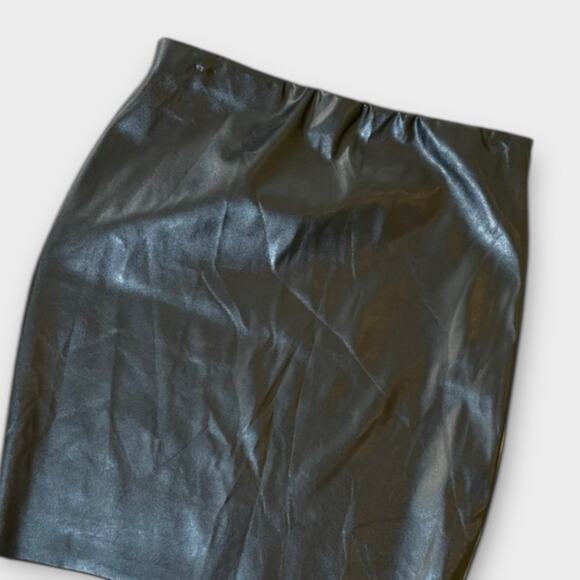 BOOHOO SEXY FAUX LEATHER ASYMMETRICAL MOTO PARTY SKIRT BLACK SIZE 4 - Picture 3 of 5